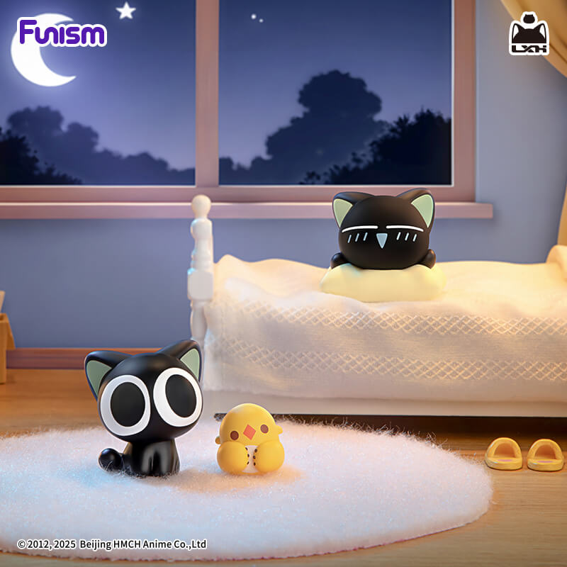 
Luo Xiaohei bedtime and chick miniature designs in a bedroom scene